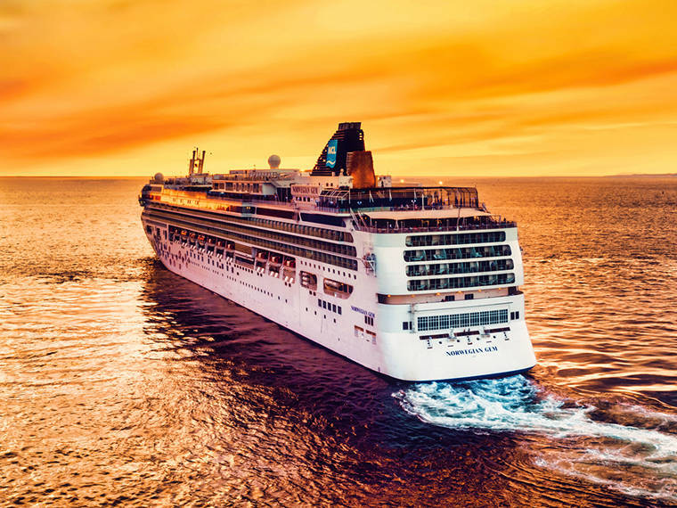 Sandboarding Guided Experience & Visit of The Canyon